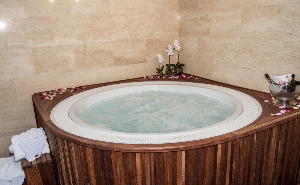 Escuderos Hotel Cruz Аргамасилья-де-Калатрава Экстерьер фото