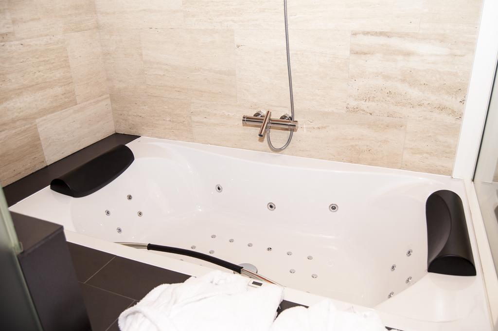 Escuderos Hotel Cruz Аргамасилья-де-Калатрава Номер фото